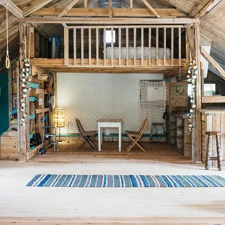 Πάρκο διακοπών Yogalava Glamping Drangedal