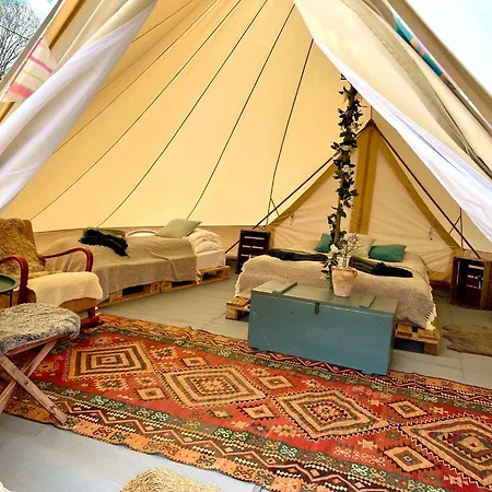 Yogalava Glamping Πάρκο διακοπών *